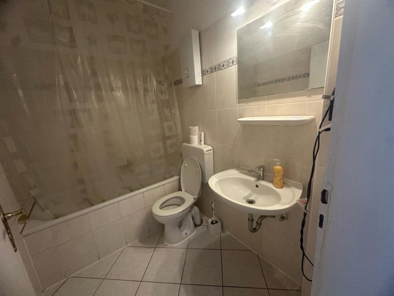 Ferienwohnung Neuss Εξωτερικό φωτογραφία
